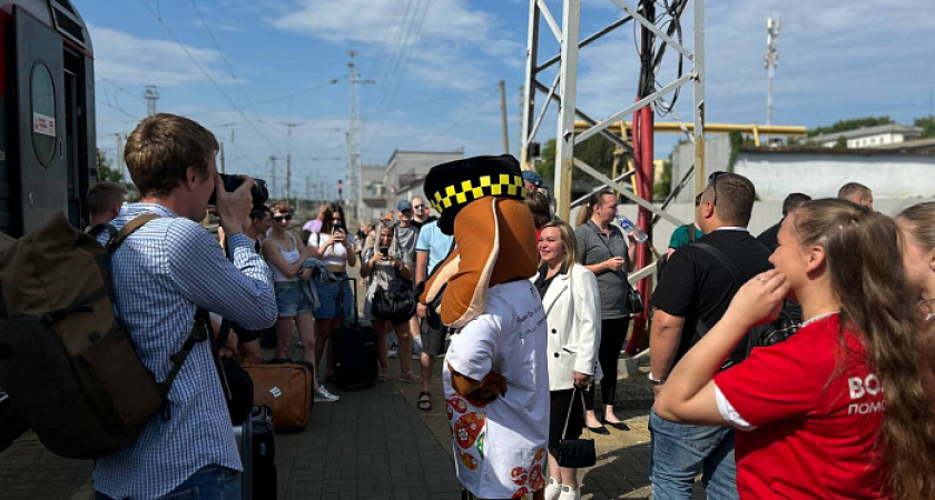 Финалисты конкурса "Лучший водитель такси в России" (0+) прибыли в Киров