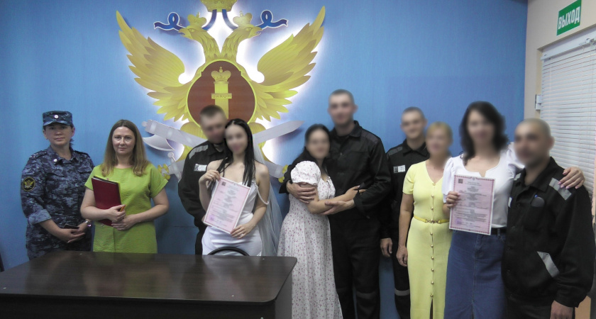 Четыре свадьбы одновременно сыграли заключенные ИК-5 в Кирово-Чепецке