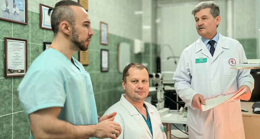 Врачи в Кирове провели операцию по спасению зрения пациентки с отслоением сетчатки