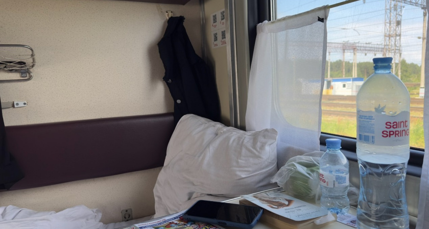 Пенсионерка закатила истерику с требованием уступить нижнюю полку: что нужно говорить в таком случае