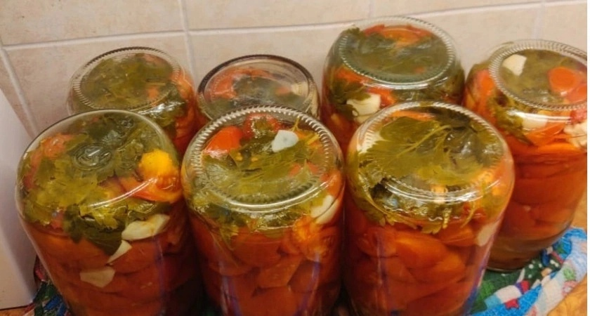 Помидоры на зиму - "сахарные" - рассол выпиваем быстрее, чем съедаем помидоры