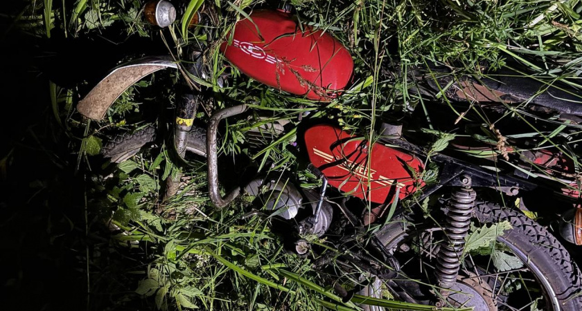 Слободские дороги отправили в кювет пьяного подростка на мотоцикле