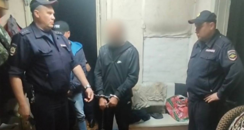 Под Котельничем нашли тело женщины с проколотой ножом шеей