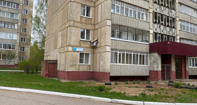 Курящих на балконе и у себя дома соседей будут штрафовать: действуют строгие правила для всех собственников квартир