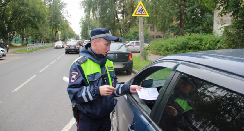 Автомобилист с шизофренией легально разъезжал по Кирову