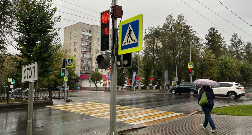 Три новых светофора оборудуют на Октябрьском проспекте в Кирове