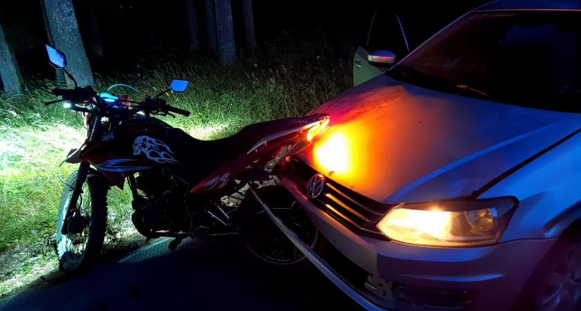 В Опаринском районе водитель авто покалечил мотоциклиста и скрылся с места ДТП