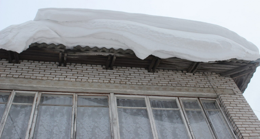 В Орлове назначили компенсацию девочке, на которую с крыши рухнула снежная масса