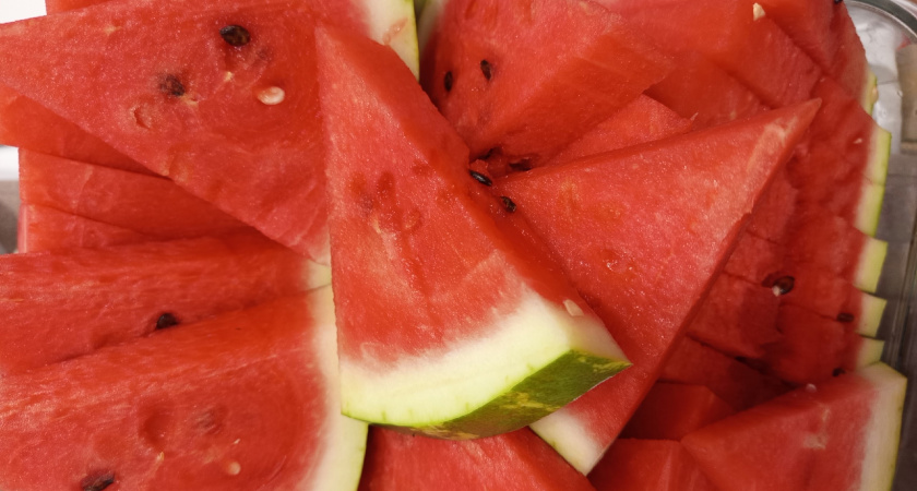 Знакомый фермер рассказал, как выбрать самый вкусный арбуз - домашних за уши не оттащишь