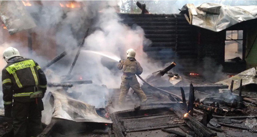 Пожары и ДТП: 14 происшествий случилось в Кировской области за один день