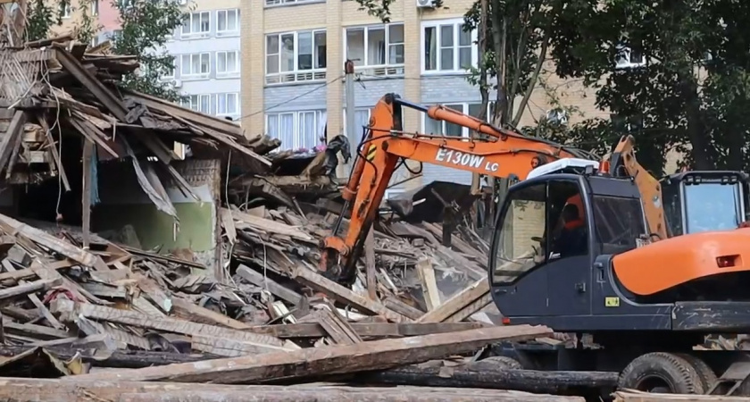 Миллионный снос и опасная свалка: в Кирове дети играли на мусоре больше месяца