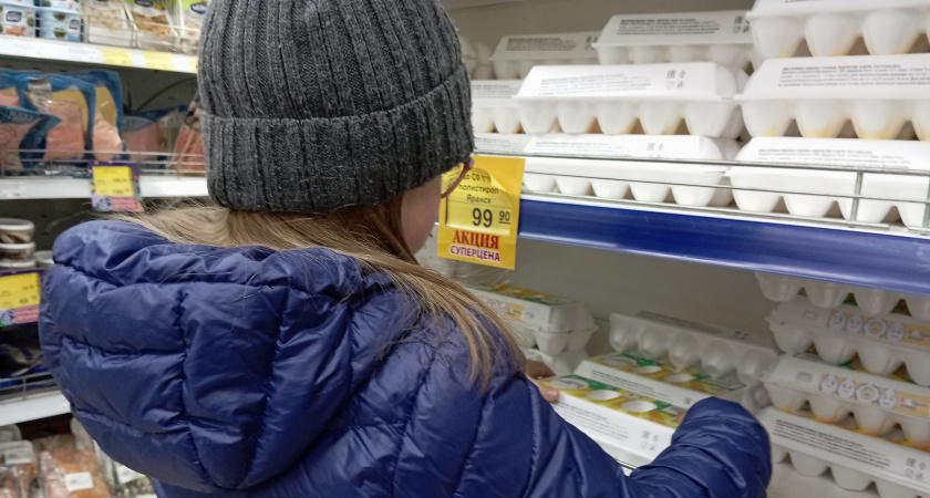 Умные продавцы выбирают яйца домой только так: запоминайте 2 лайфхака