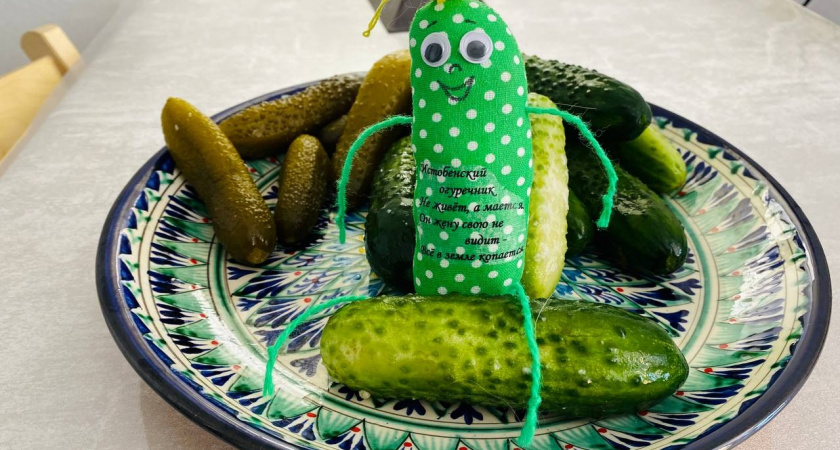 Всегда солю огурцы по такому рецепту - получаются как из бочки: ароматные и крепкие