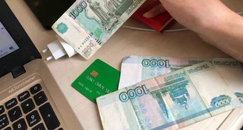 Почему работающим пенсионерам платят меньше? Вот какая разница между ними и неработающими