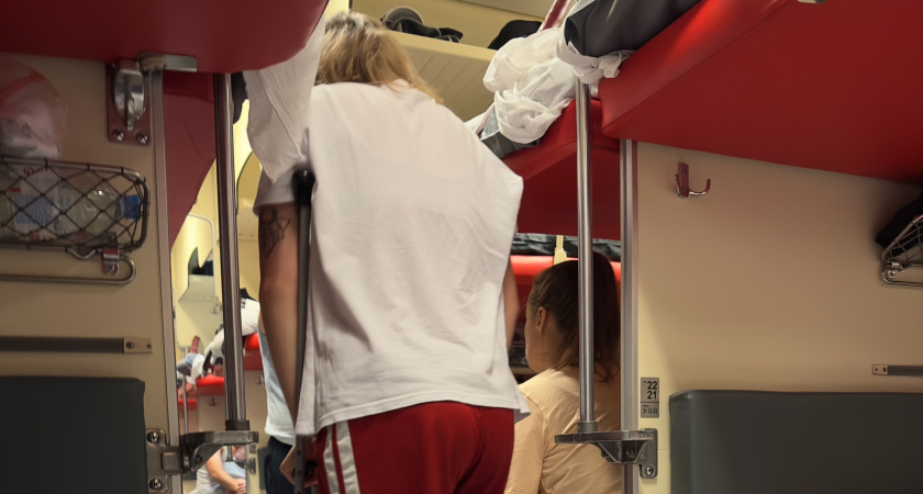 Доказать, что нижняя полка стоила дороже, не вышло. Пришлось уступить