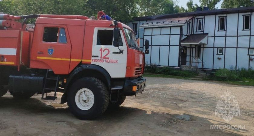 Дежурный караул пожарной части тушил общественную баню в Кирово-Чепецке