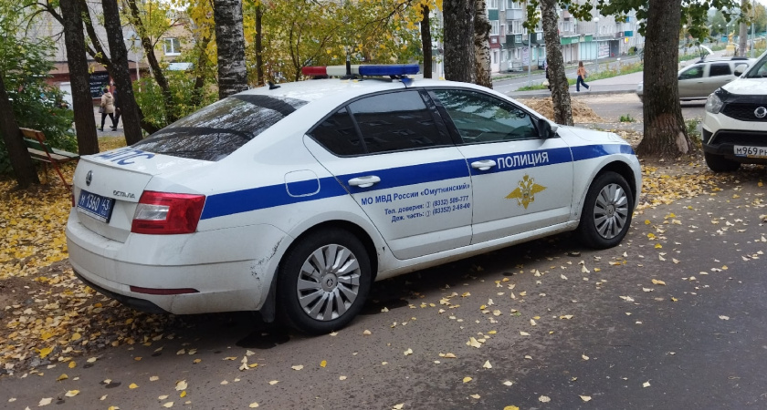 Инспектор ДПС остановил и не подходит: хитрый трюк, на который ведутся 90% водителей — когда можно уехать, не получив штраф