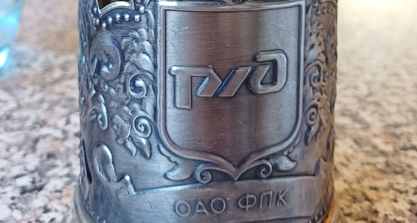 Купила СВ за 25 000 рублей, ко мне посадили храпящего и вонючего мужика - и это полбеды