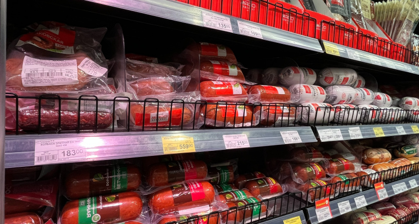 Купил в "Пятёрочке" Сервелат Красная Цена за 109 рублей - жена есть отказалась: вот почему