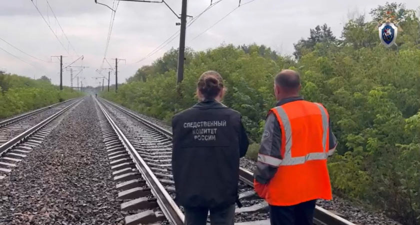 21-летний парень погиб под грузовым поездом в Вятскополянском районе