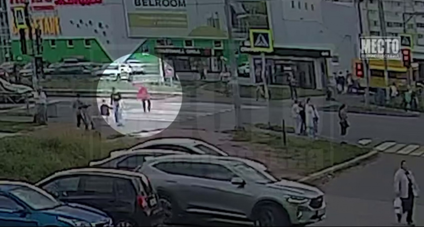 Момент смертельного наезда 17-летнего мотоциклиста на кировчанку попал на видео