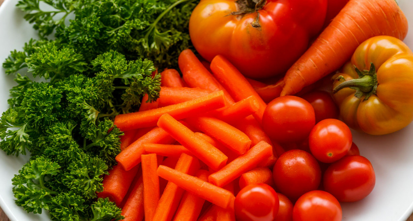 Готовим на зиму «Халявку» — универсальную закуску и вкусный салат