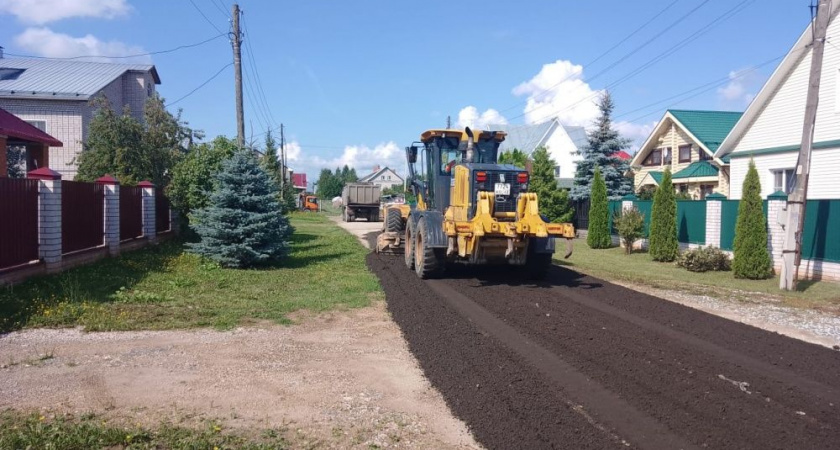В Кирове завершили ремонт 61 грунтовой дороги