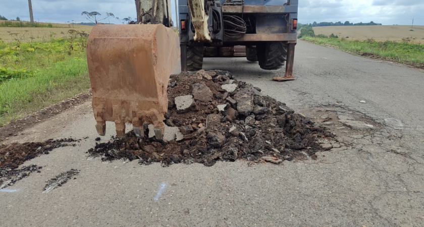 В Кировской области идет ремонт дороги Чуваши - Пыжа