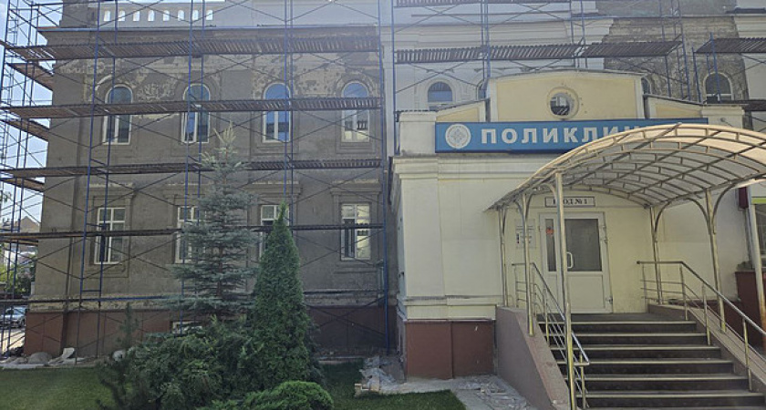 В Кировской области идет ремонт исторического здания поликлиники