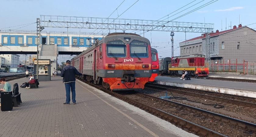 Кировчанка стала 10-тысячным пассажиром новой электрички Киров – Кирово-Чепецк