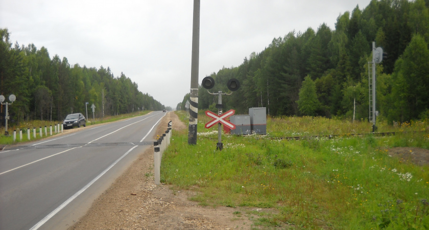 На Победиловском тракте под Кировом ограничили движение транспорта через переезд