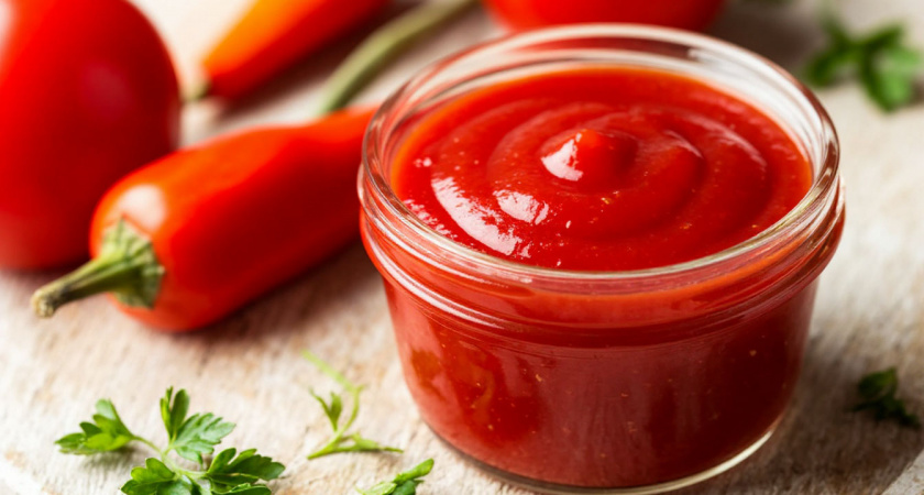 Пристроила урожай помидоров и яблок: кетчуп получился вкуснее магазинного в 100 раз - рассказываю, как сделать