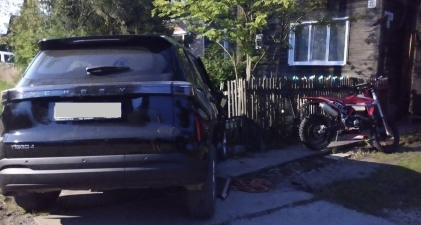 В Мурашах мужчина за рулем Chery снес молодого мотоциклиста