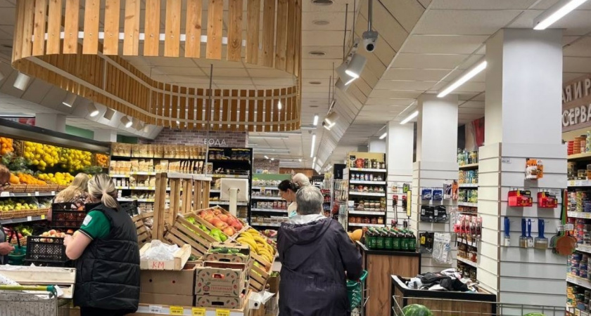 Никого больше не пропускаю вперед себя на кассе после случая с бутылкой кваса - вот что учудил "пенсионер"