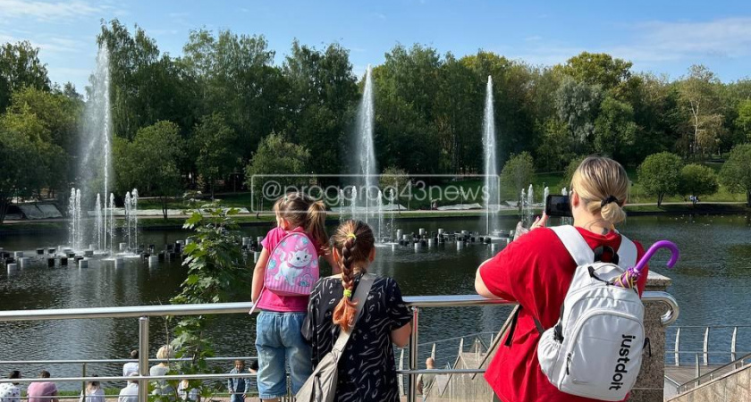 В Кирове фонтан в парке у цирка запустили в режиме тестовой эксплуатации 