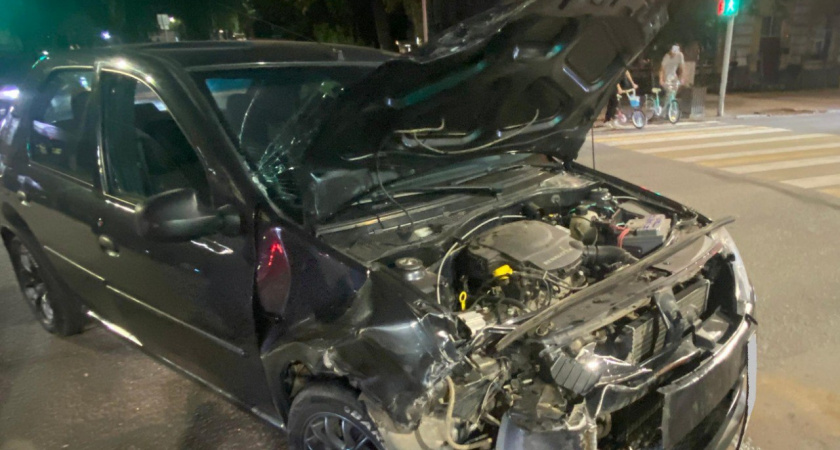 17-летняя девушка пострадала в столкновении двух иномарок в центре Кирова