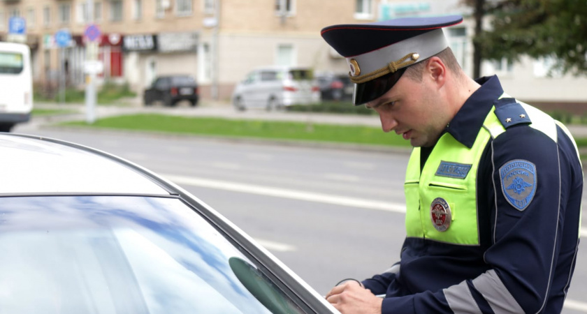 Сотрудники Госавтоинспекции устроили массовые проверки на кировских дорогах