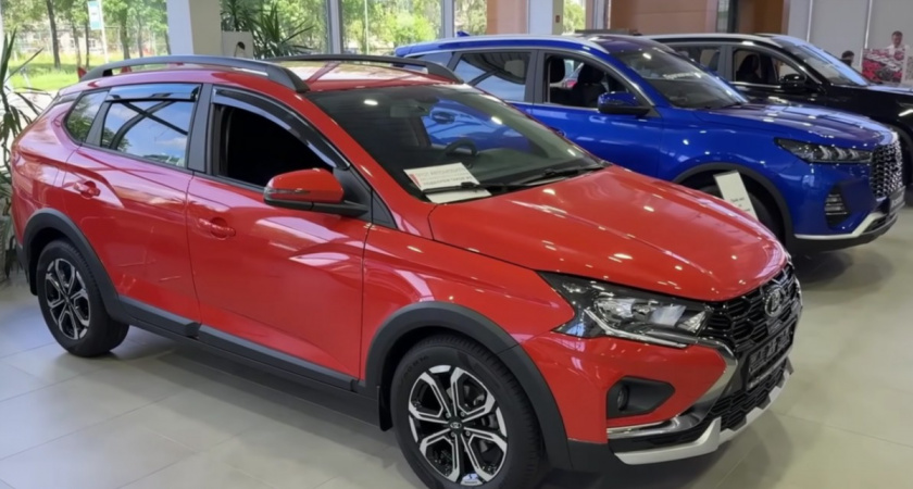 Проехал за рулем Lada Iskra и мне есть что рассказать — стоит ли покупать новинку в 2025 году?