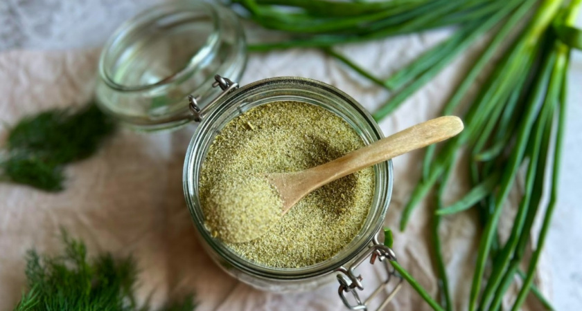 Увидела у подруги — и теперь делаю банками. Домашняя приправа, которая подойдет для любого блюда