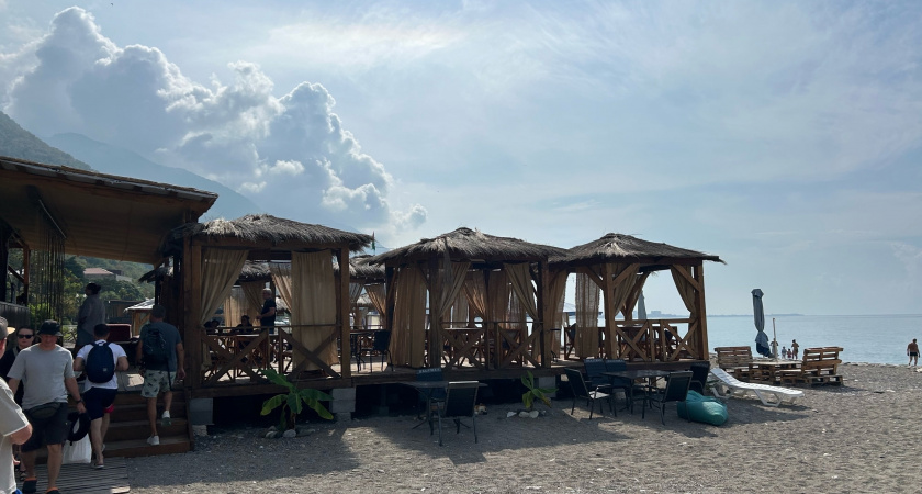 Все помои выливают прямо на улицы города - вонь отменная: отзыв туриста о популярном курорте