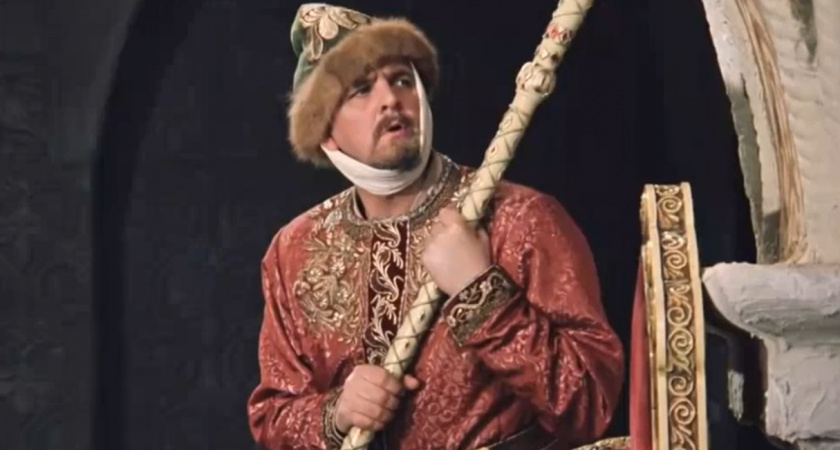 Чем фильм Гайдая "Иван Васильевич" (6+) отличается от оригинальной пьесы Булгакова