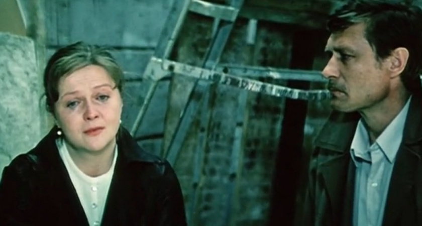 Ткачихи из Иваново охотно помогали съемкам, но возненавидели фильм «Одиноким предоставляется общежитие» (18+) - вот почему