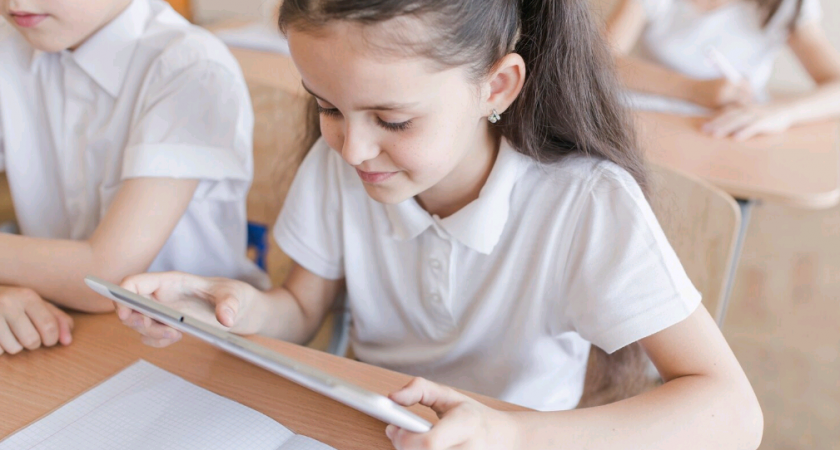 Эксперты ВТБ дали рекомендации по использованию ИИ школьниками