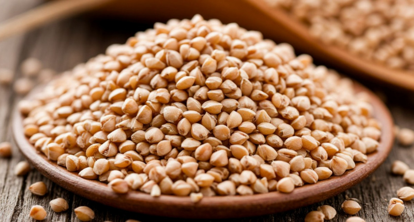 Насыпаю гречку в обувь - и бед не знаю: дедушка рассказал, что так делали еще во времена его молодости - делюсь лайфхаком