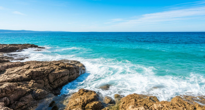 Правда ли, что плавать в Черном море нужно с закрытыми глазами и ртом - опытная туристка дала совет