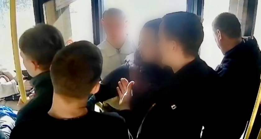 В Кирове вынесут приговор малолетнему хулигану, устроившему переполох в автобусе