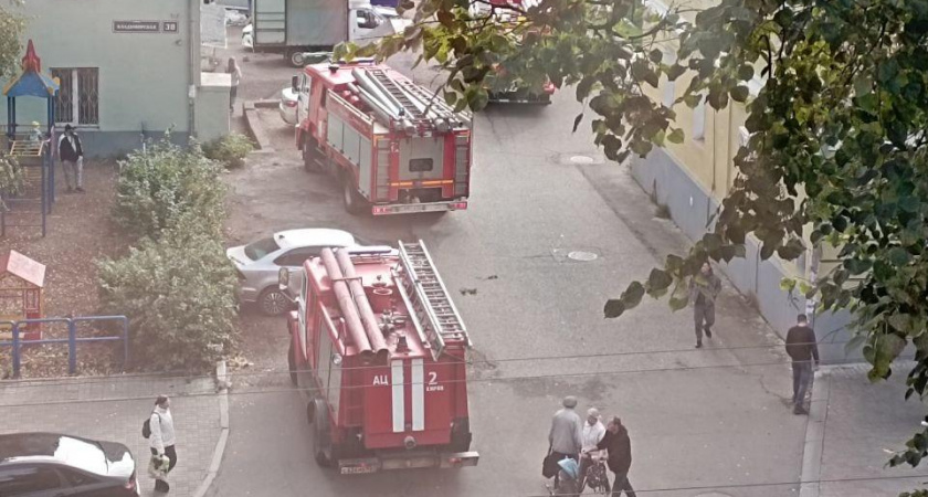 Четыре пожарных расчета выезжали к детскому саду в центре Кирова