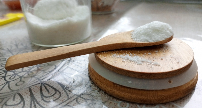 Теперь в каждую комнату ставлю стакан с солью - секретная фишка горничной из санатория, которая работает безотказно