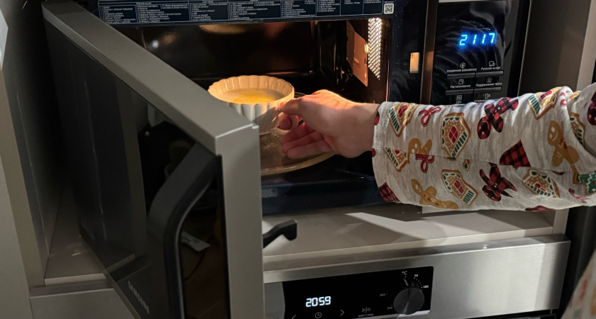 Еда из микроволновки кажется безвкусной? Все изменит 1 кнопка, которую большинство игнорирует