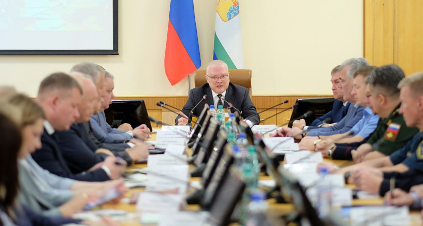 Губернатор призвал Вячеслава Симакова дать кировчанам разъяснения по их жалобам